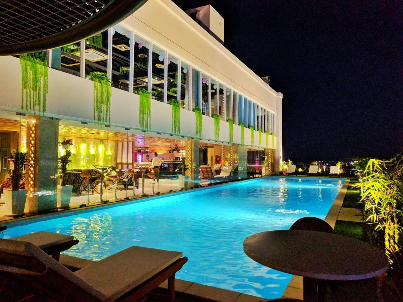 ฮอลิเดย์ วัน โฮเต็ล Hotel เกิ่นเทอ ภายนอก รูปภาพ