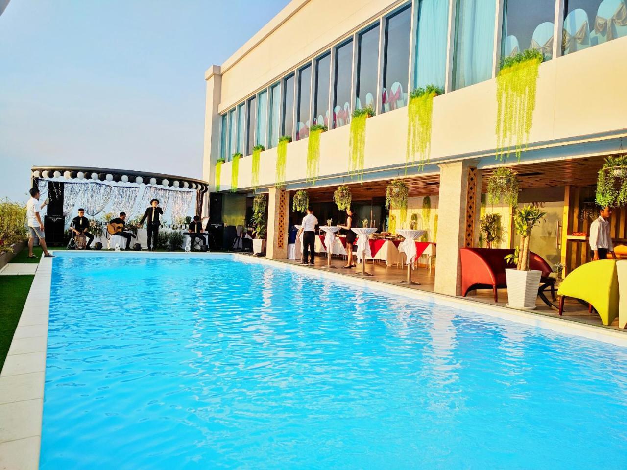 ฮอลิเดย์ วัน โฮเต็ล Hotel เกิ่นเทอ ภายนอก รูปภาพ